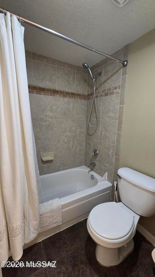 Photo - 6651 N Campbell Ave Unidad 240