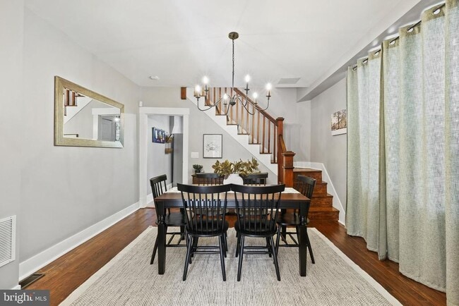 Photo - 725 Trail Ave