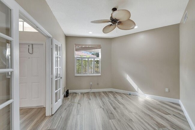 Photo - 6172 Oak Bluff Way