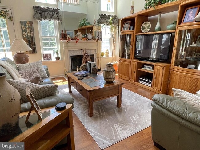 Photo - 404 Fairview Way