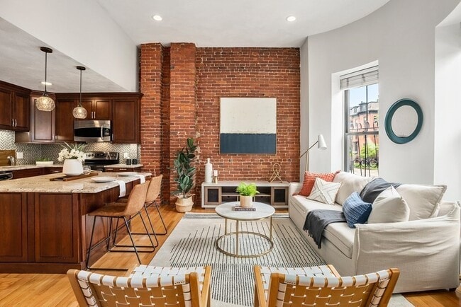 Building Photo - 529 Columbus Ave Unit 6 Rental