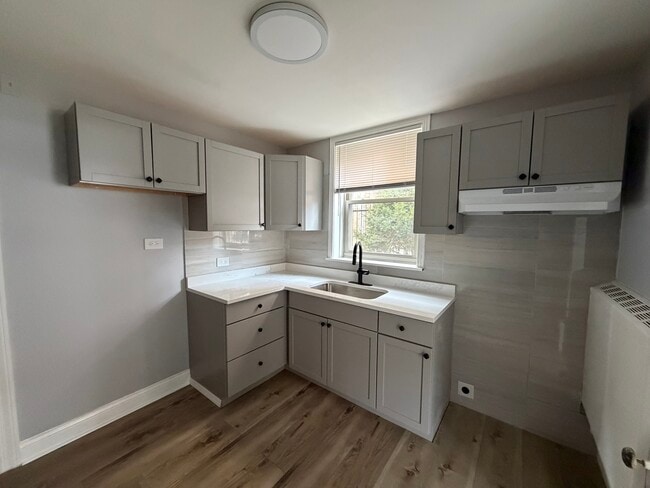 Photo - 2417 W Farragut Ave Unit G