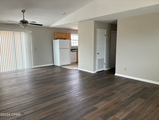 Building Photo - 3936 Long John Dr