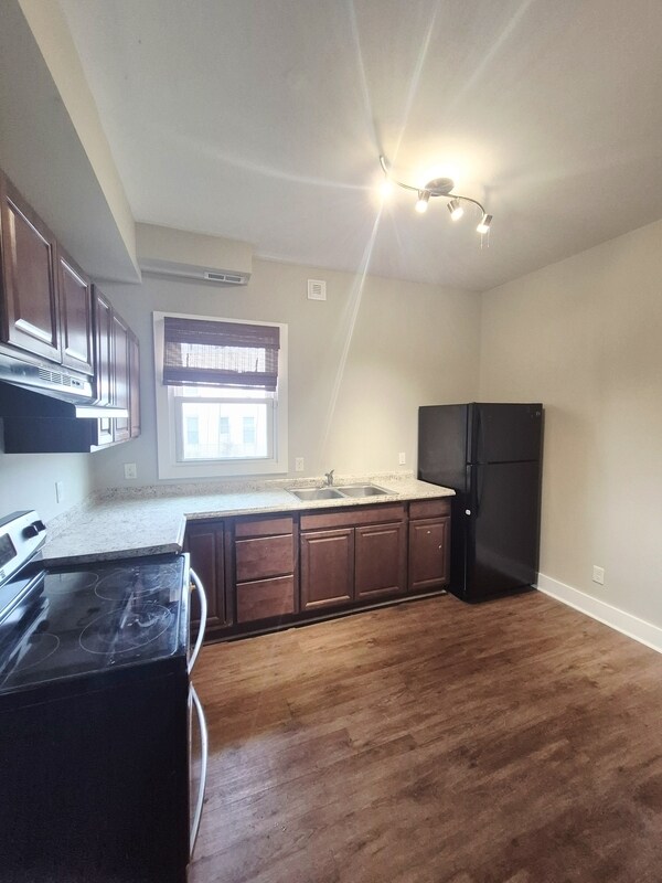 Photo - 1901 Fairmount Ave