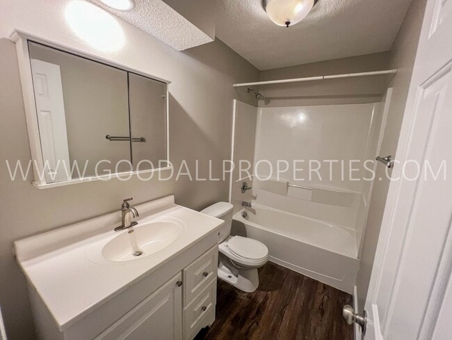 Photo - 4 Bedroom 2 Bathroom Home in Altoona