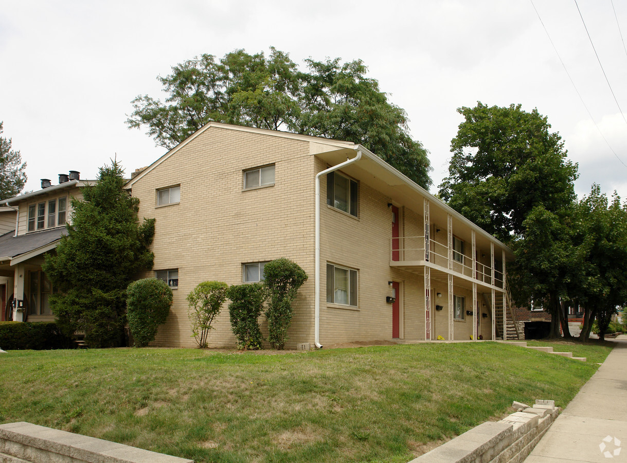 Photo - 116 E Woodruff Ave Apartments
