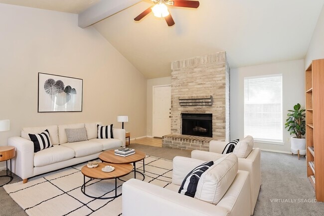 Photo - 2118 Knollbrook Ln