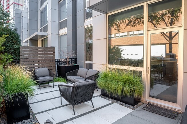 Photo - 1917 S Calumet Ave