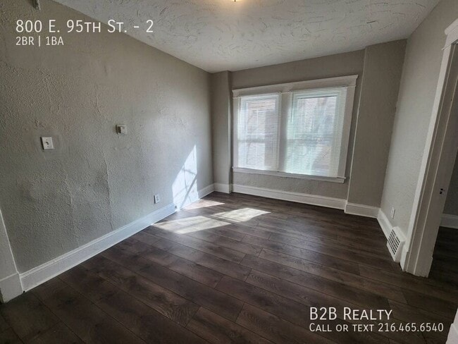 Photo - 800 E 95th St Unidad 2