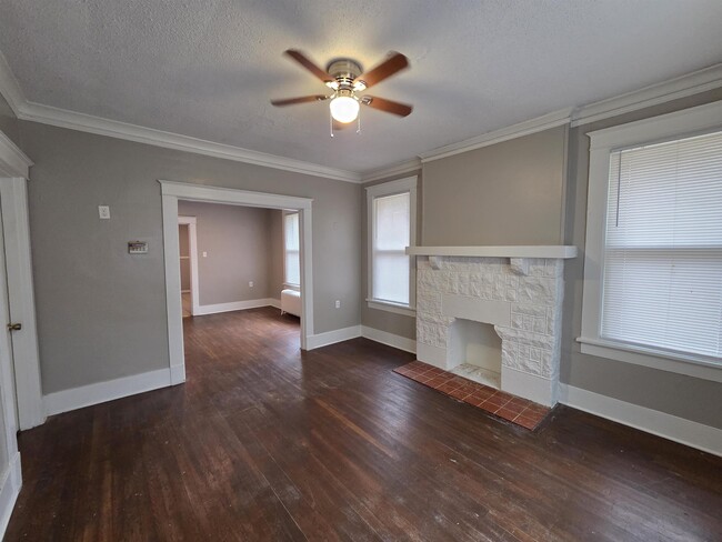 Photo - 637 N Willett St