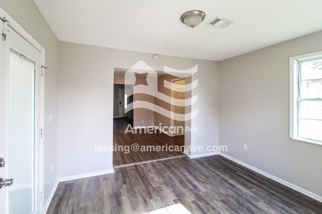 Photo - 425 Petunia Ave