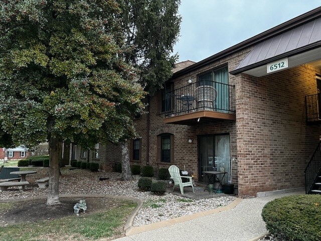Photo - 6512 Six Mile Ln Townhome
