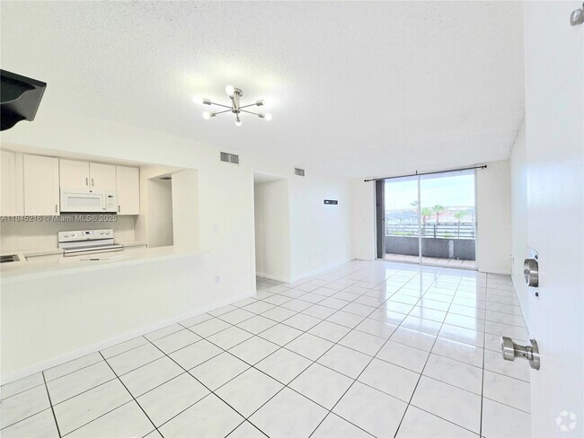 Building Photo - 8231 NW 8th St Unit 2-502 Rental