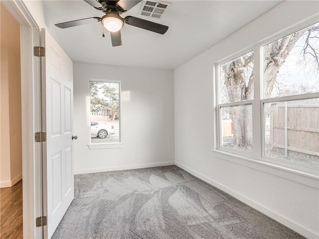 Photo - 720 E Gray St