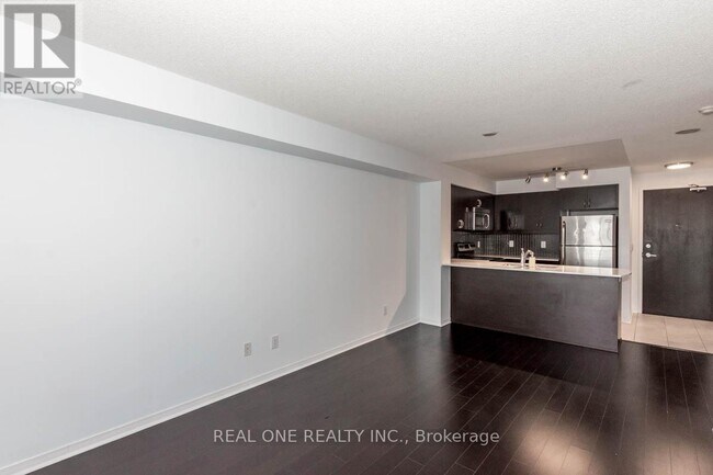 Photo - 75 King William Crescent Unit 605