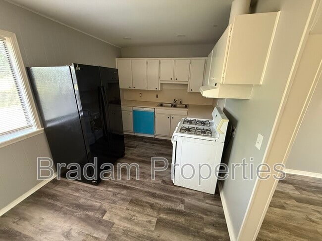Photo - 19517 E 2nd St