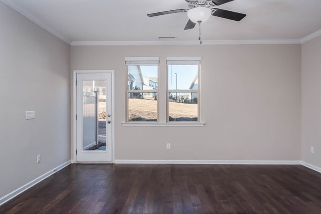 Photo - 268 Rubrum Dr