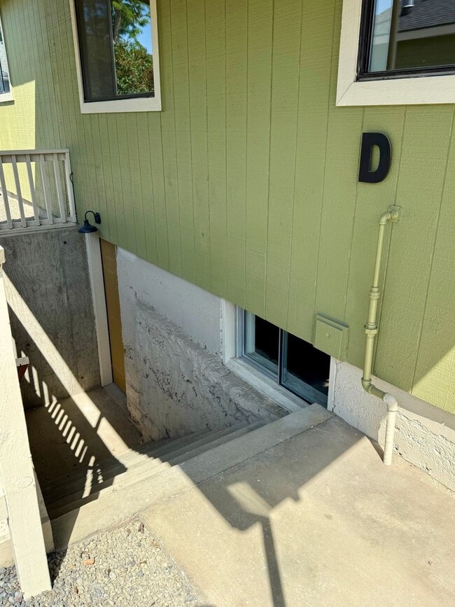 Photo - NEW Remodeled 1 Bedroom with BONUS ROOM! Unit D