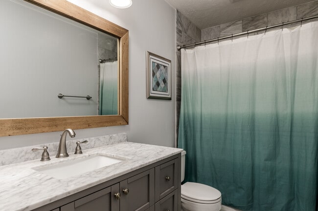 Photo - 380 Swoope Dr