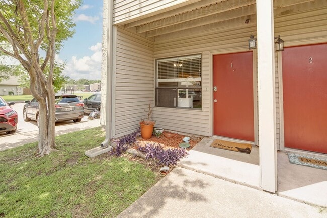 Photo - JUNE MOVE IN! 2 Bedroom 1.5 Bathroom Townhome On Bus Route!