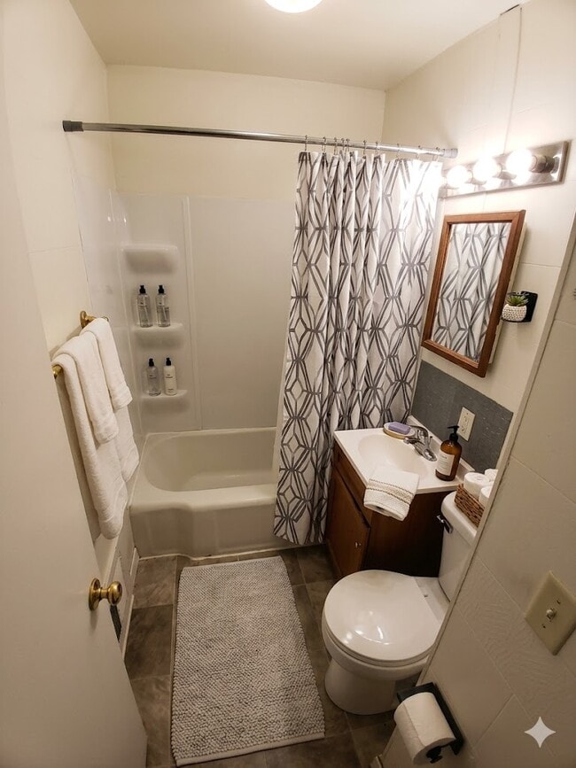 Photo - 2208 Christina St