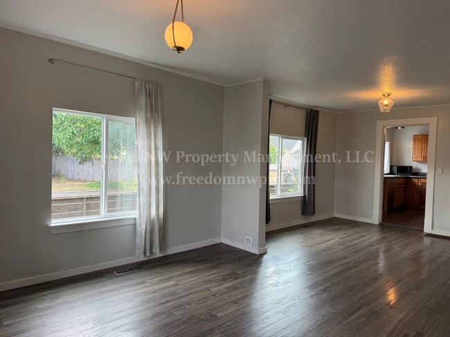 Photo - 320 E Main St