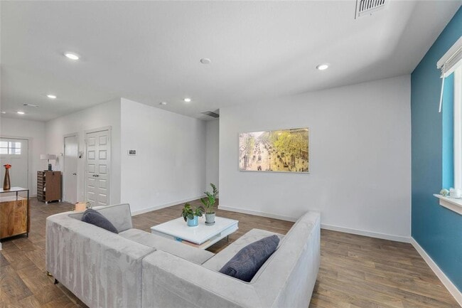 Photo - 202 Big Sandy Creek Dr