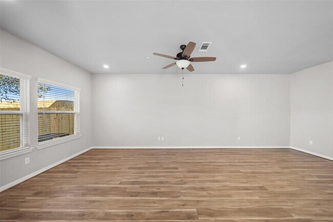 Photo - 800 N Thompson St