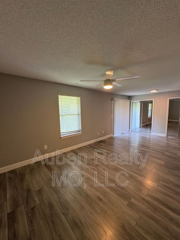 Photo - 6815 NW Mokane Ave