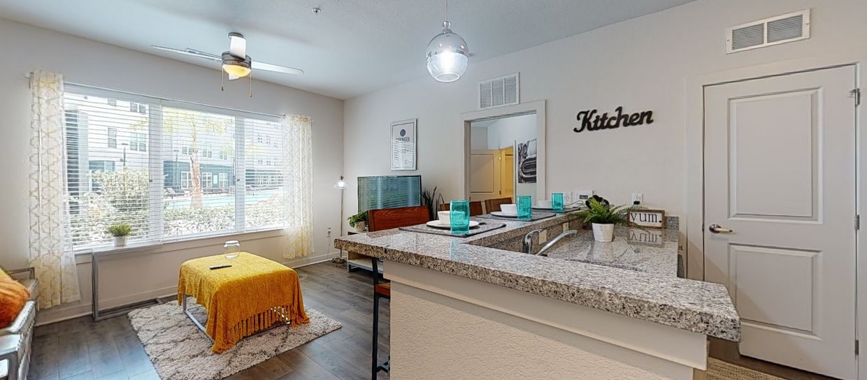 Photo - Halo 46:  Off-Campus Student Housing Apartments