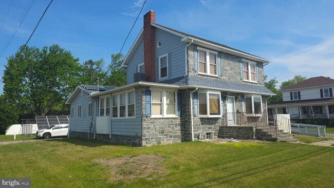 Building Photo - 101 N Broadway