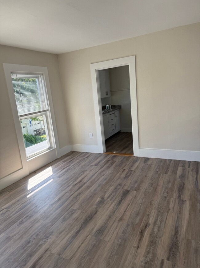 74 S State St Unit 3