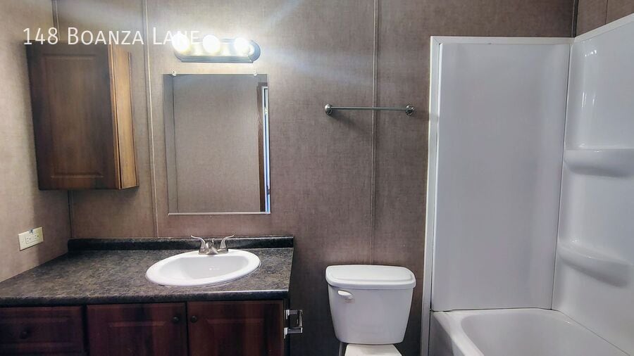Photo - 148 Boanza Ln