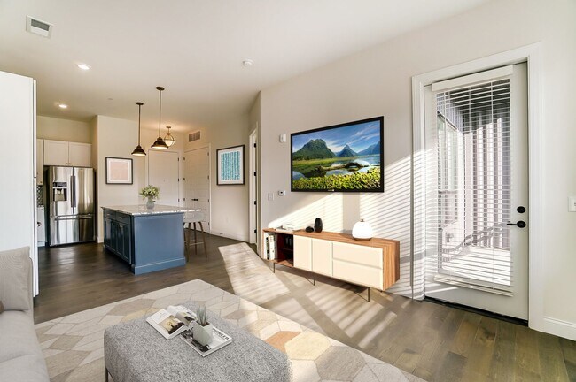 Photo - Luxury Living in the Short North!