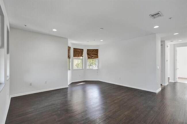 Photo - 3915 Passion Flower Rd