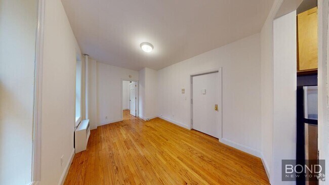 Building Photo - 425 E 65th St Unit 18 Rental