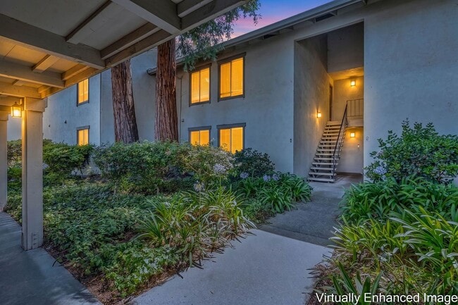 Photo - CHARMING 2 BED & 1 BATH CONDO IN THE HEART OF DOWNTOWN WALNUT CREEK!!