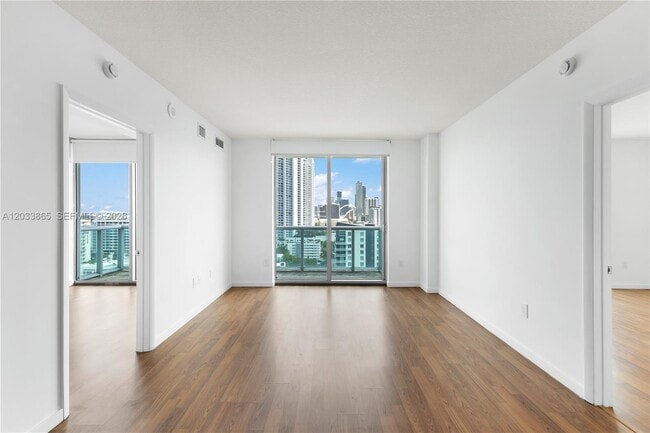 Photo - 333 NE 24th St Unidad 1712