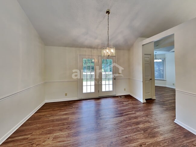 Photo - 307 Briarwood Ln