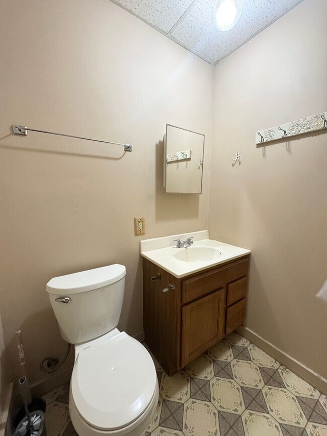 112 N 38th Ave