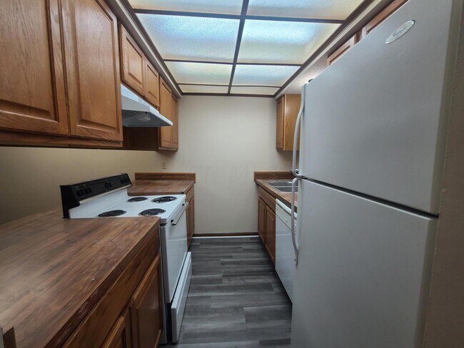 Photo - 1356 Yorkland Rd