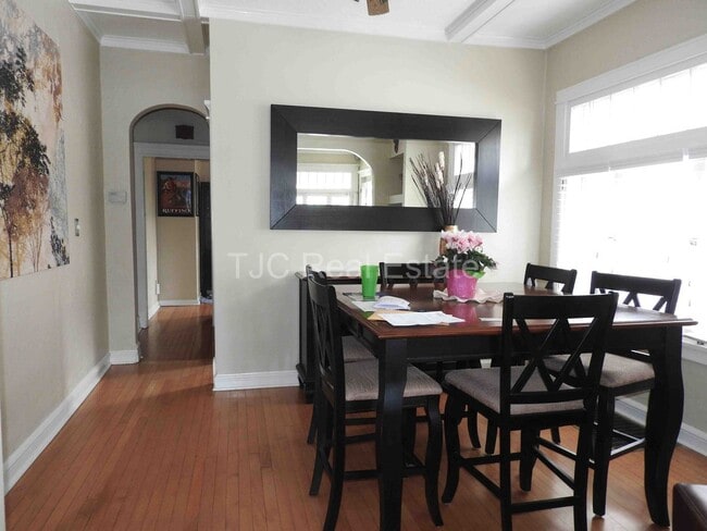 Photo - 2322 Cherry St