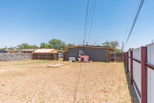 Photo - 2901 Nabors Ln