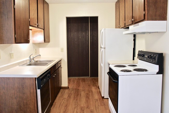 Kitchen - Westwood Park Apartments