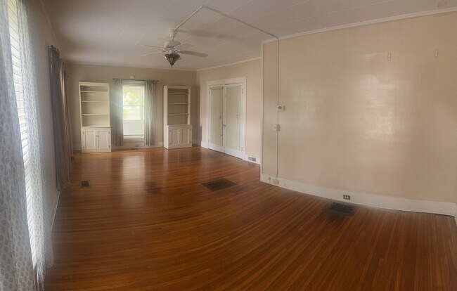 Living/Dining Room - 42 Chappell St Unidad Lower