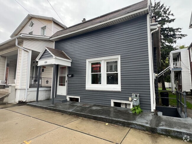 Building Photo - Fully Renovated 2 Bedroom Single Family Home