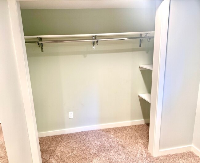 Photo - 7419 Keen Way N