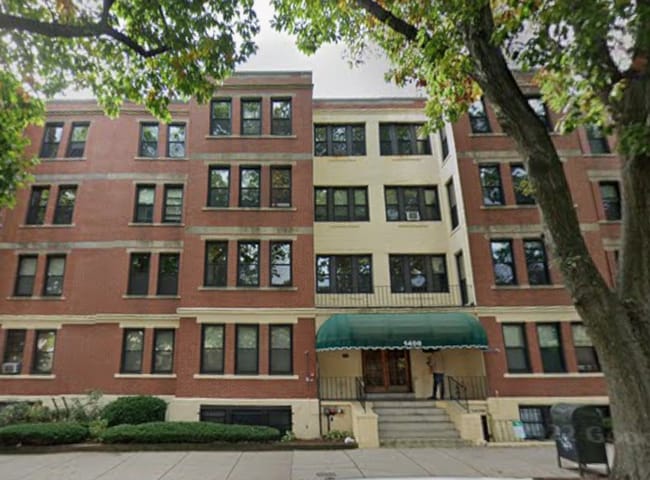 Building Photo - 2BR 1Bth unit. Heat/Hot Water included. Great location!
