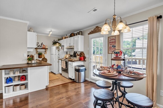 Photo - 1062 Blinken St