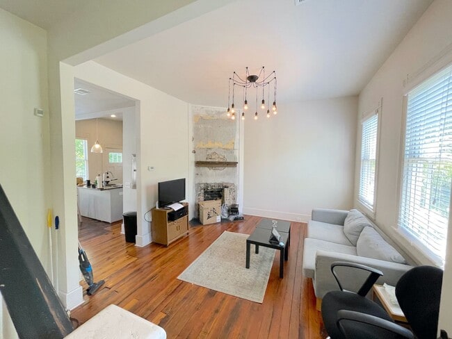 Photo - 2 BED | 2 BATH | COURTYARD | MIDTOWN - DIXON PARK
